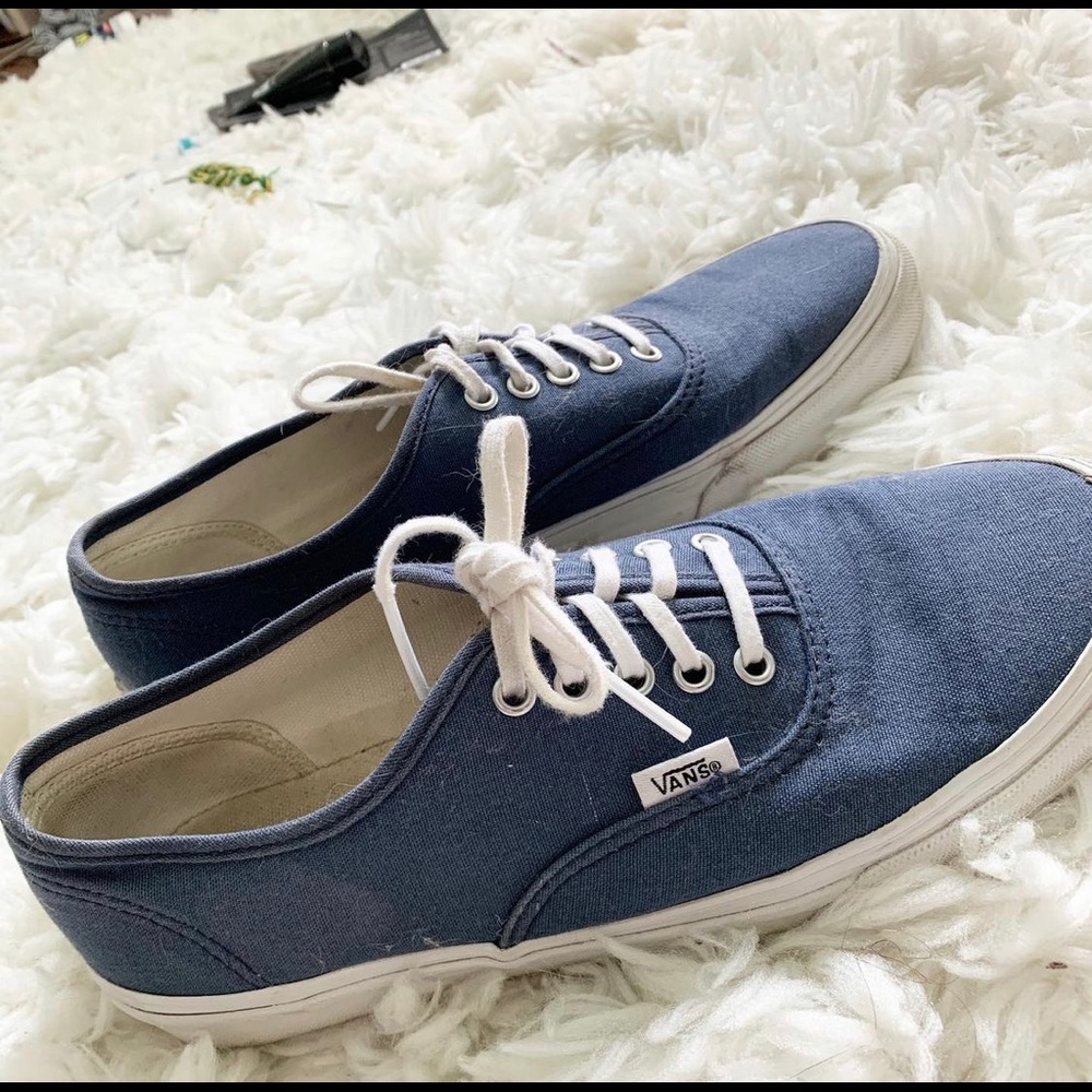 Brand new women’s blue vans size 8.5